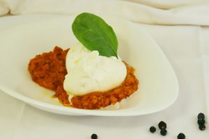 Burrata su pappa al pomodoro