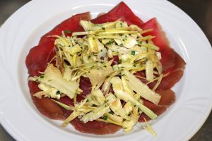 Carne salada con carciofi e grana"