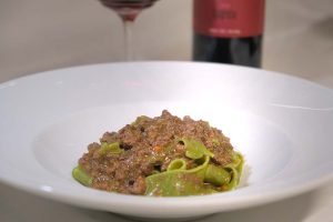 Pappardelle verdi al battuto di cervo"